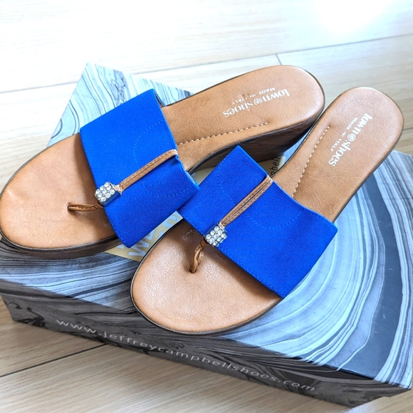 Town Shoes Tropical Platform Sandals - Picture 1 of 3